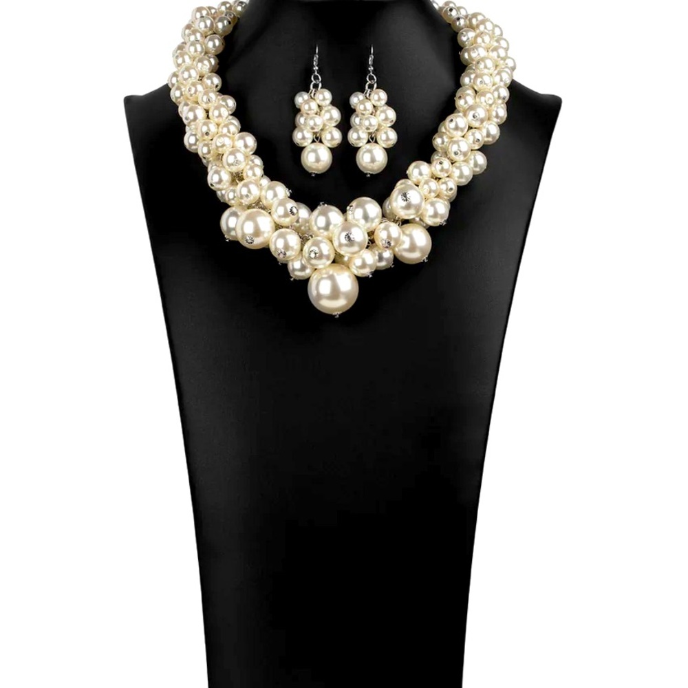 Beautiful Necklace and Earrings set!